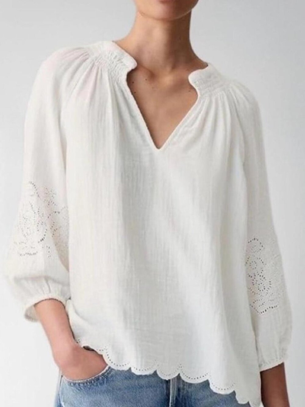 GAP White Gauze Eyelet Blouse Petite Small Boho Cotton V-Neck Embroidered Top
